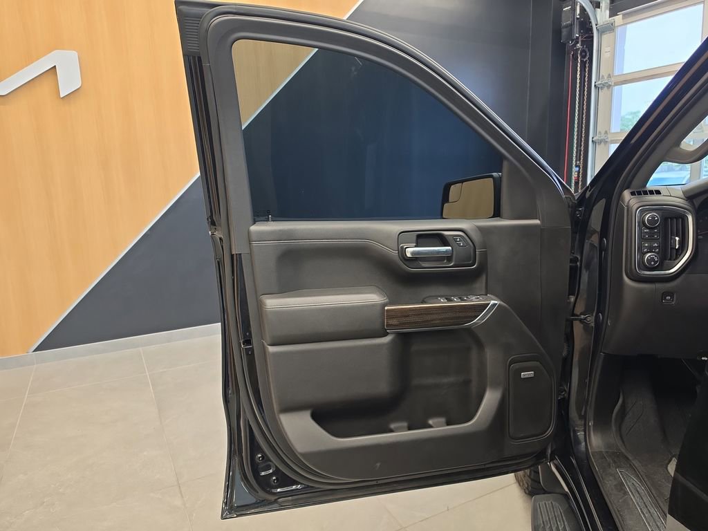 Used 2019 Chevrolet Silverado 1500 LT Trail Boss AWD/4WD image 15