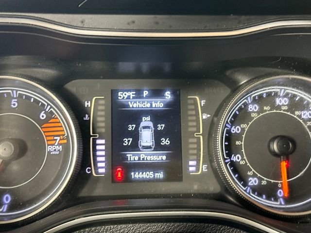 Used 2019 Jeep Cherokee Latitude w/ Cold Weather Group image 18
