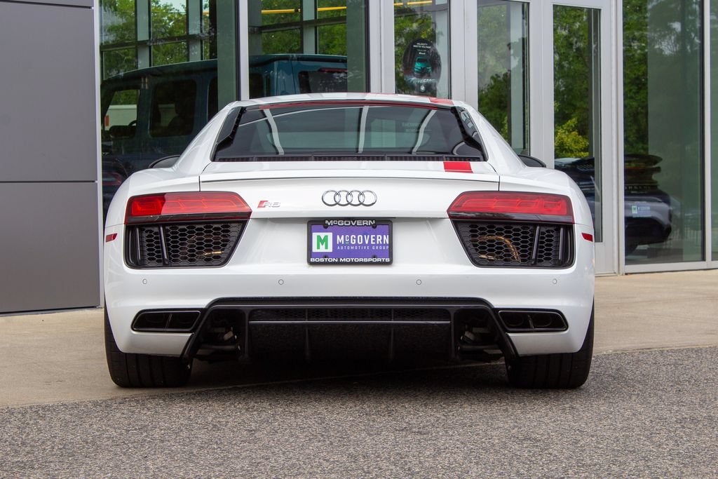 Used 2018 Audi R8 V10 w/ Premium Package RWD image 9