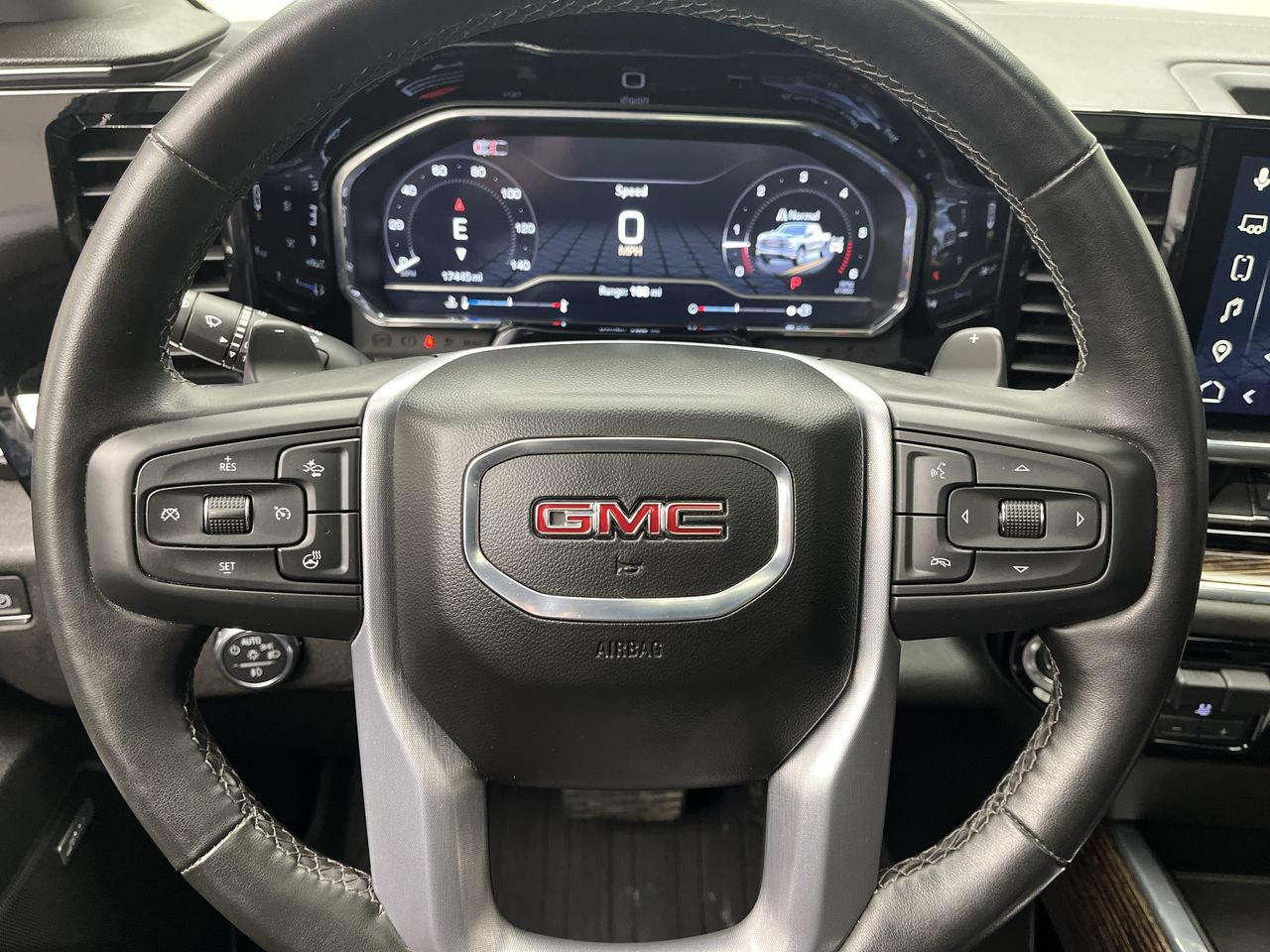 Certified 2024 GMC Sierra 1500 Elevation w/ Elevation Premium Package AWD/4WD image 17