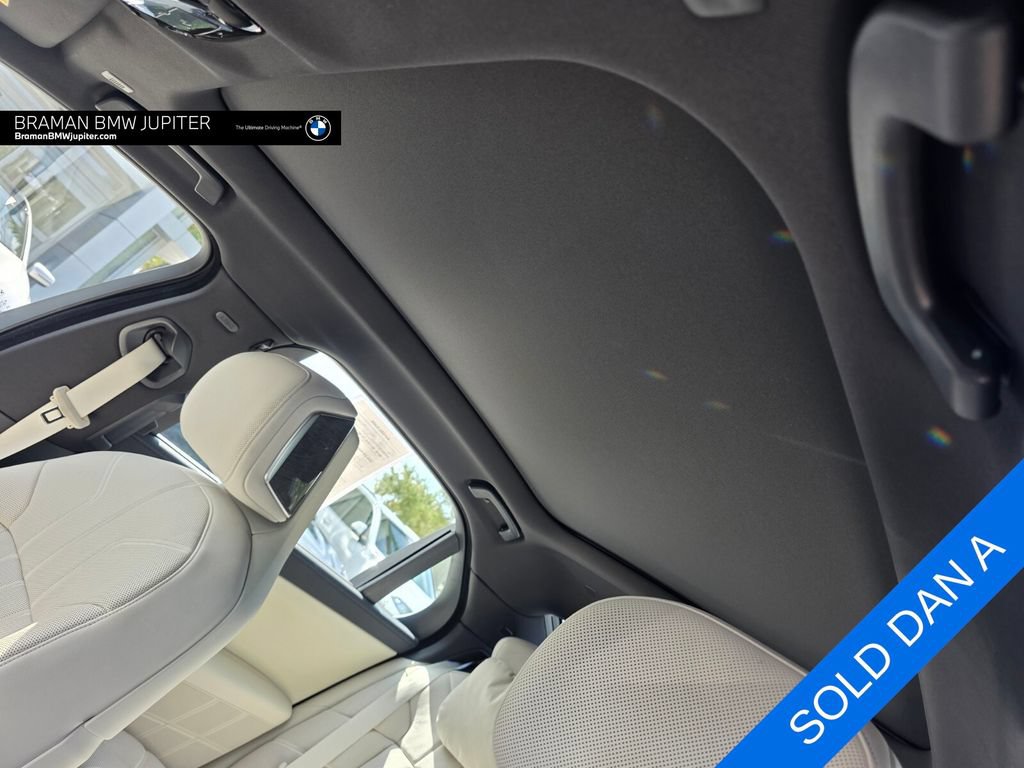 Certified 2023 BMW i7 xDrive60 w/ Parking Assistance Package AWD/4WD image 11