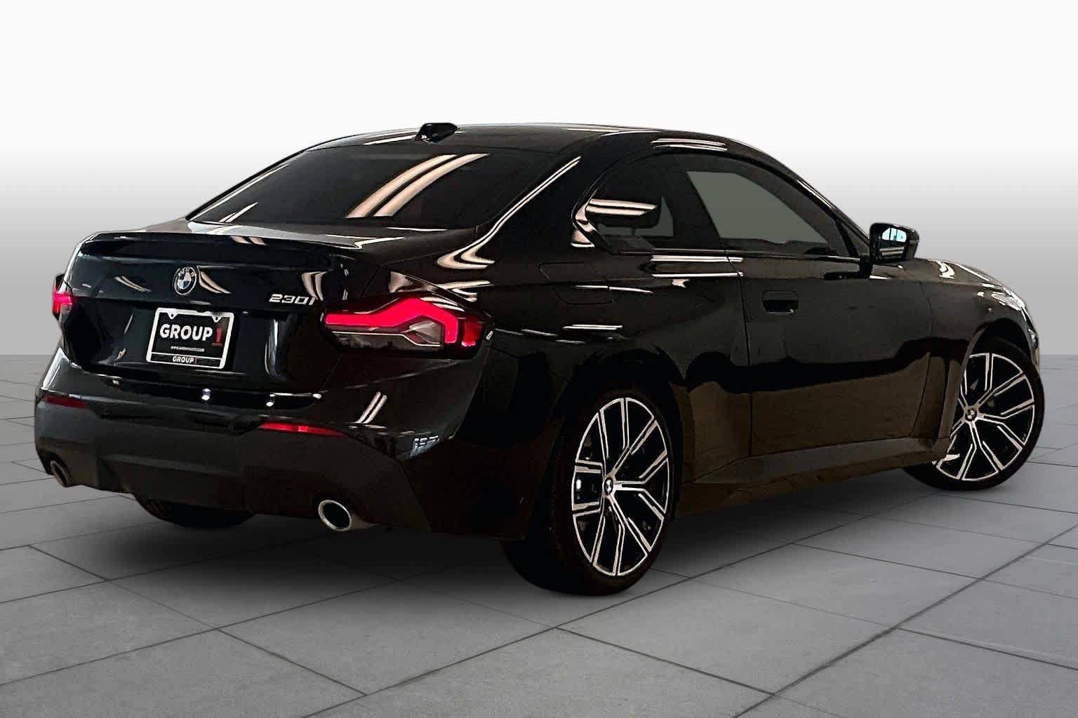 Used 2024 BMW 230i Coupe w/ Convenience Package RWD image 11