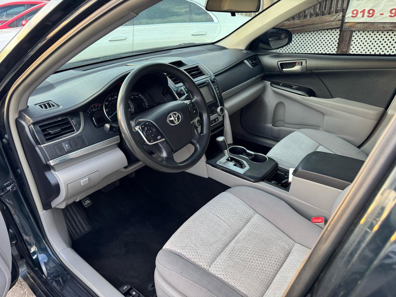 Used 2014 Toyota Camry LE FWD image 14