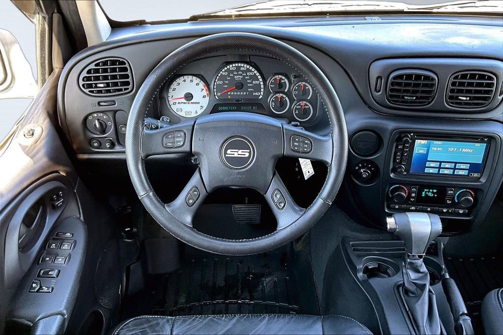 Used 2008 Chevrolet TrailBlazer SS w/ Sun And 6-Disc Cd Package image 5