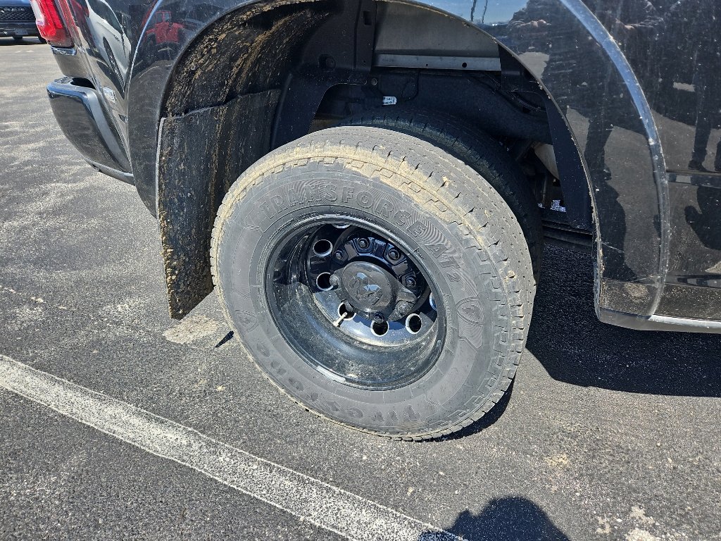 Used 2023 RAM 3500 Limited image 4