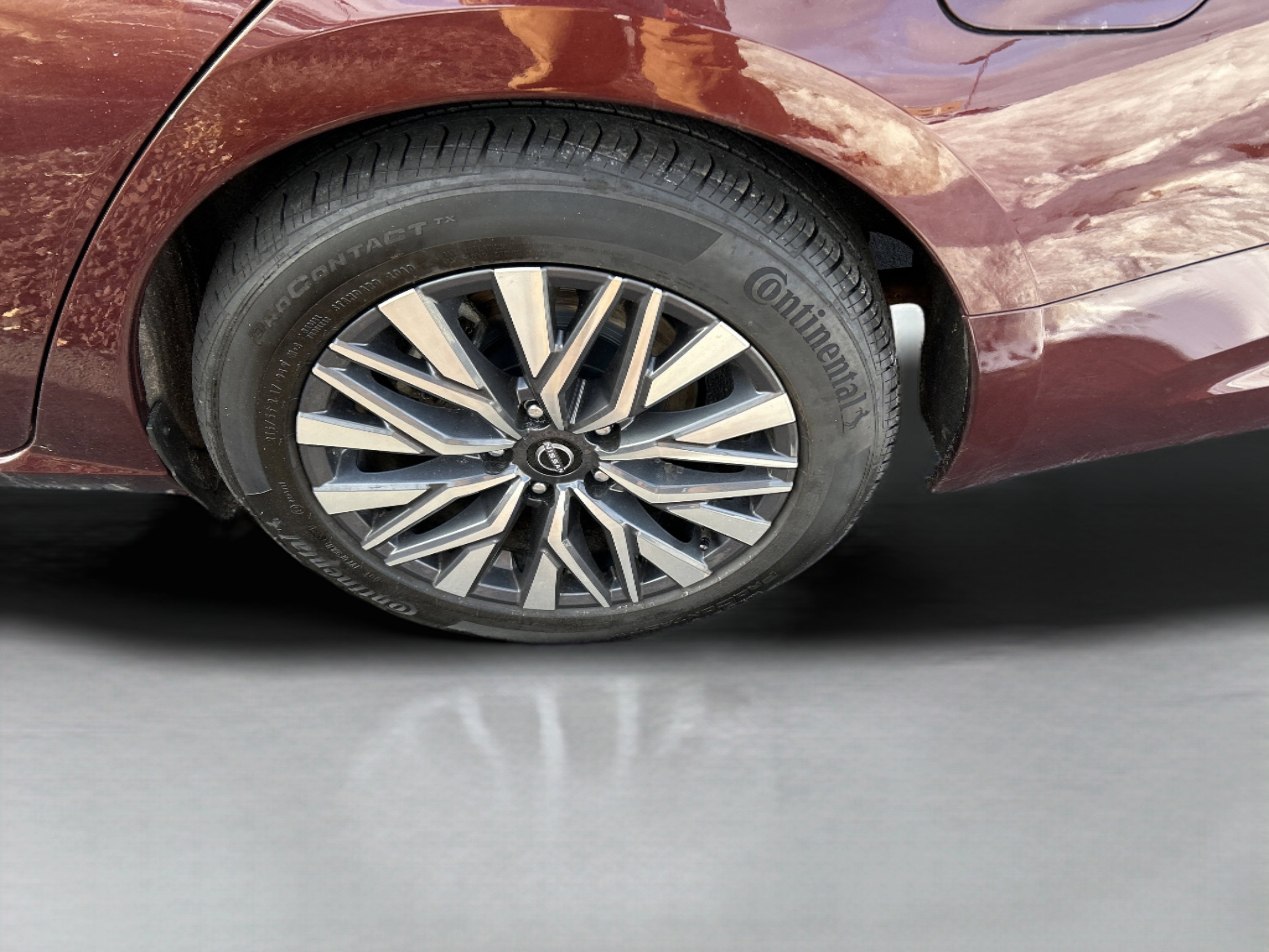 Used 2025 Nissan Altima 2.5 SV FWD image 10