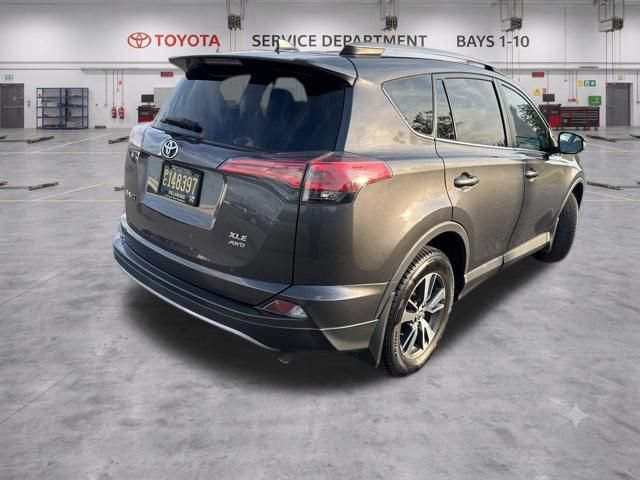 Used 2018 Toyota RAV4 XLE AWD/4WD image 8
