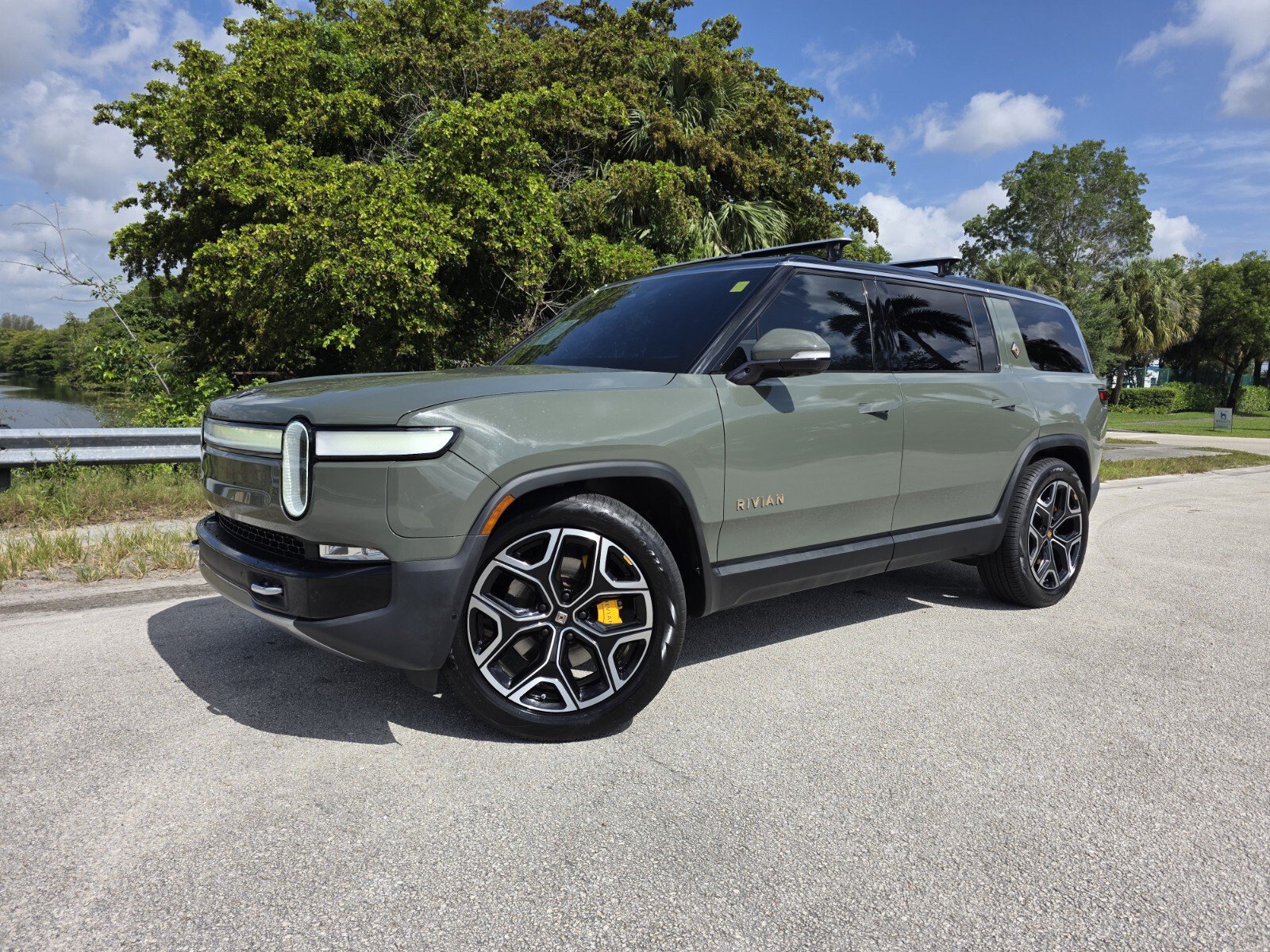 Used 2022 Rivian R1S Launch Edition