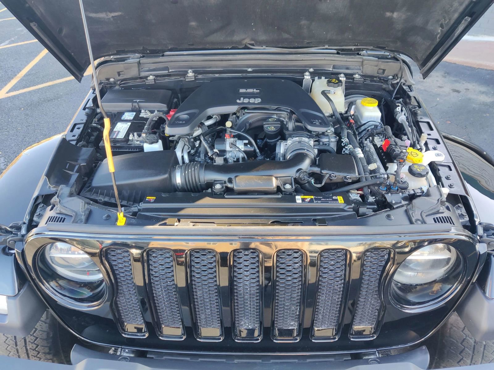 Used 2021 Jeep Wrangler Unlimited Sahara AWD/4WD image 39
