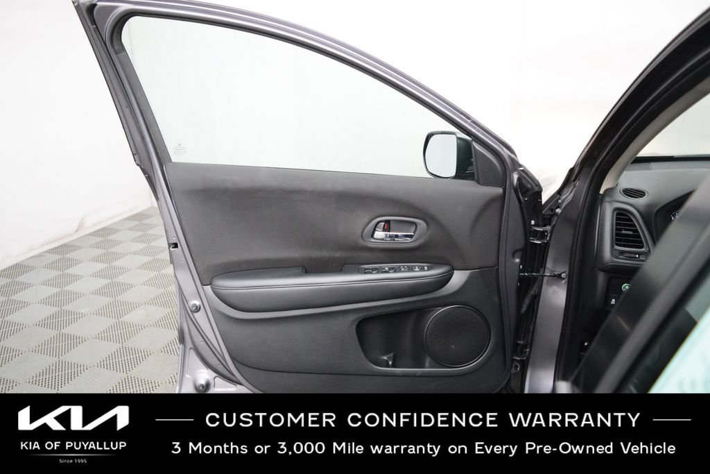Used 2018 Honda HR-V LX image 9