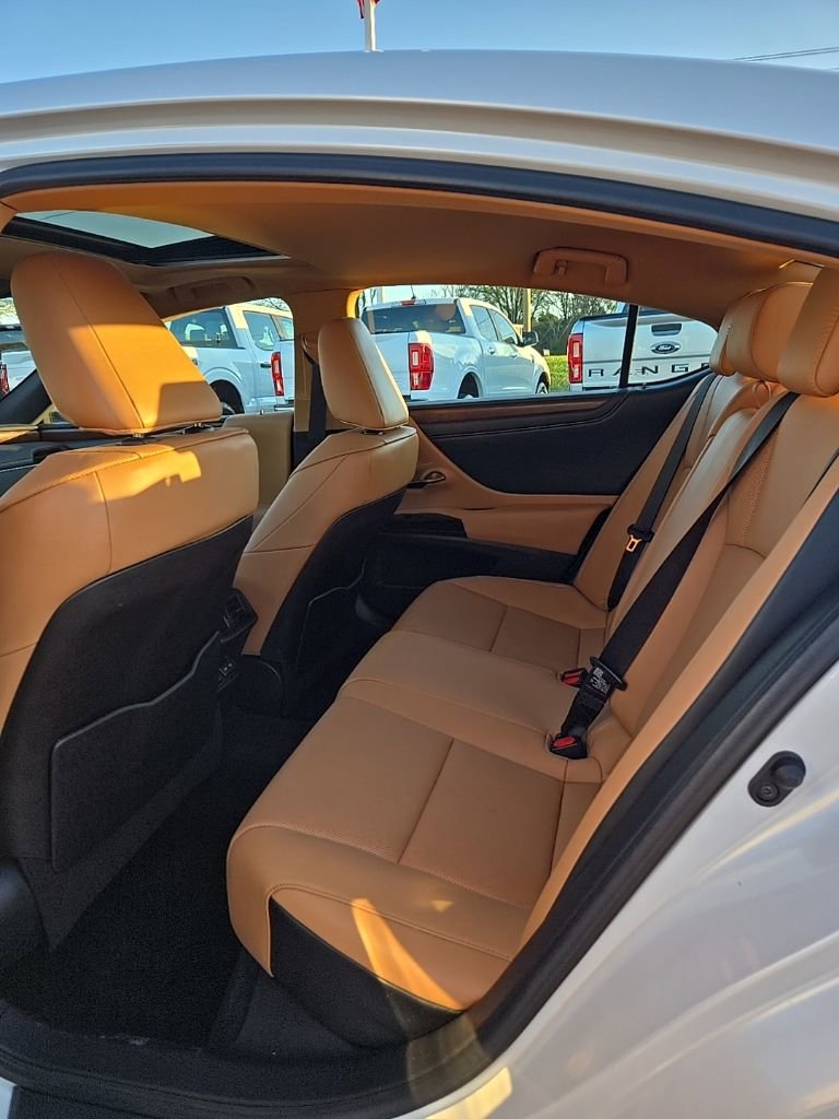 Used 2023 Lexus ES 350 w/ Premium Package image 12
