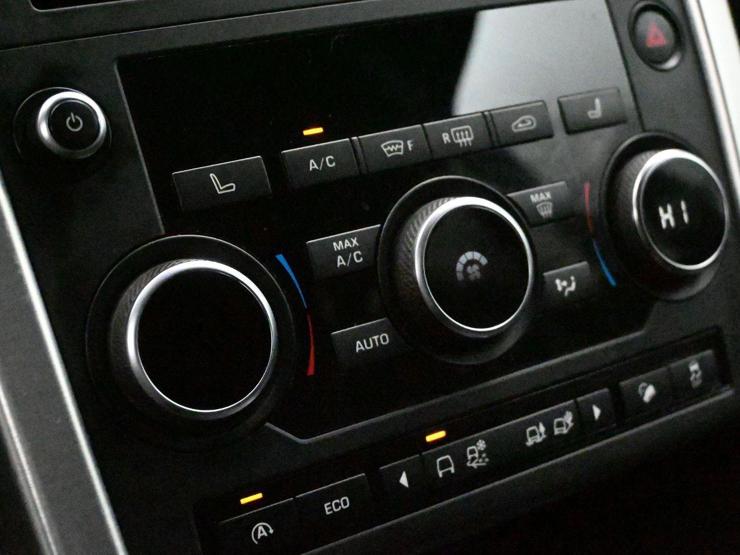 Used 2017 Land Rover Discovery Sport HSE image 7