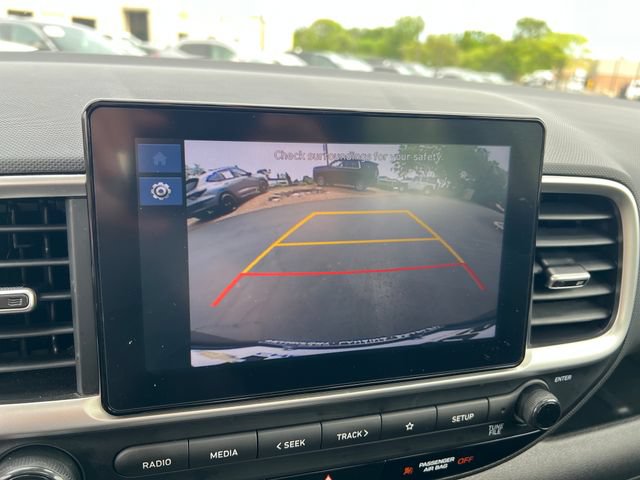 Used 2024 Hyundai Venue SEL FWD image 19