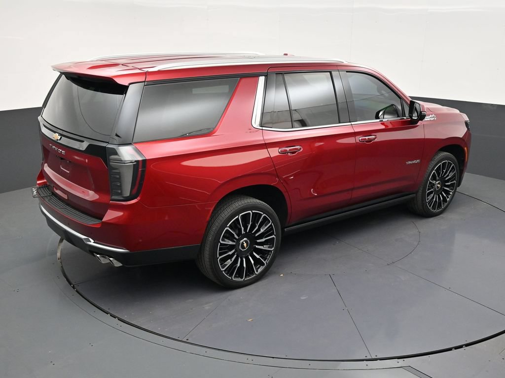 Used 2025 Chevrolet Tahoe High Country AWD/4WD image 16