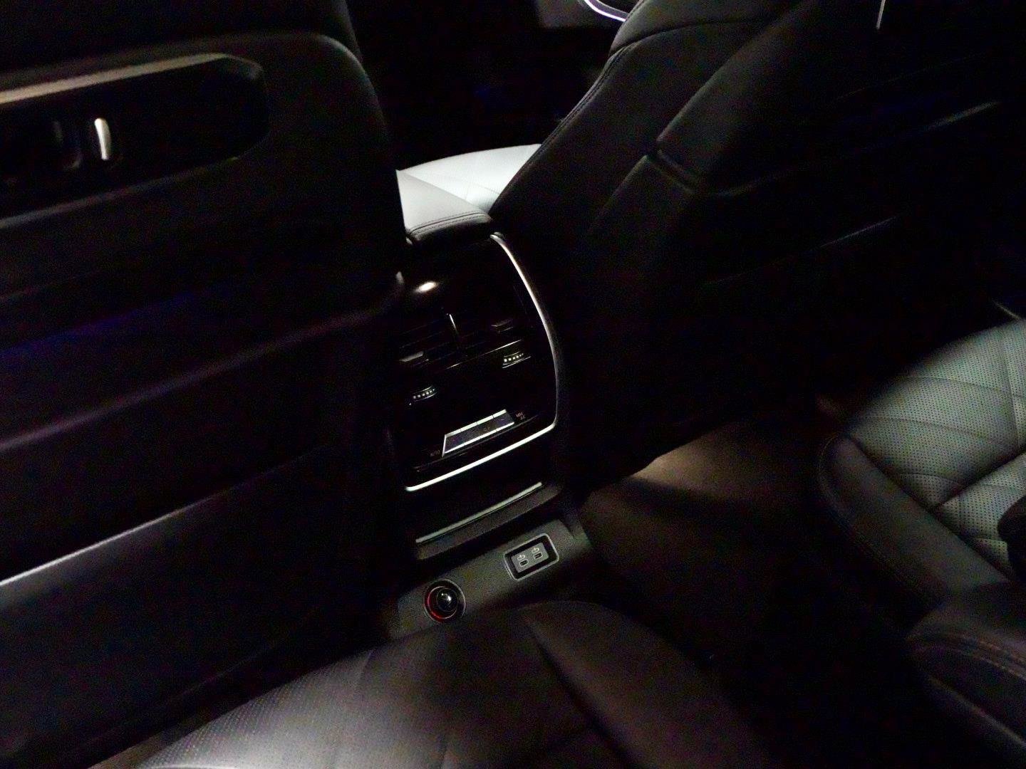 Certified 2023 BMW X7 xDrive40i w/ Parking Assistance Package image 9