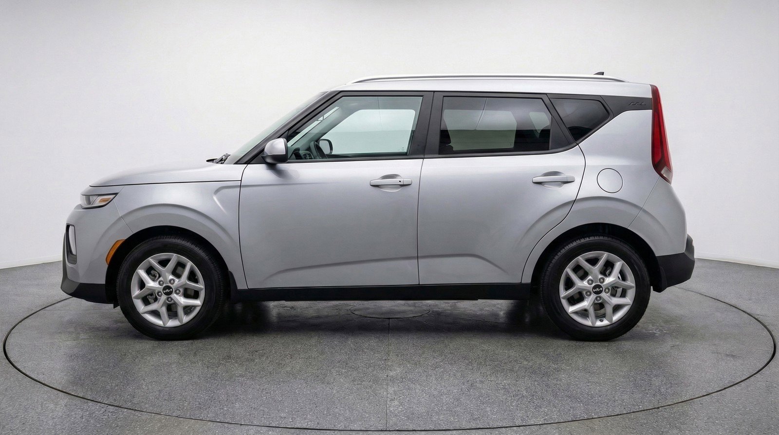 Used 2025 Kia Soul LX w/ LX Technology Package image 5