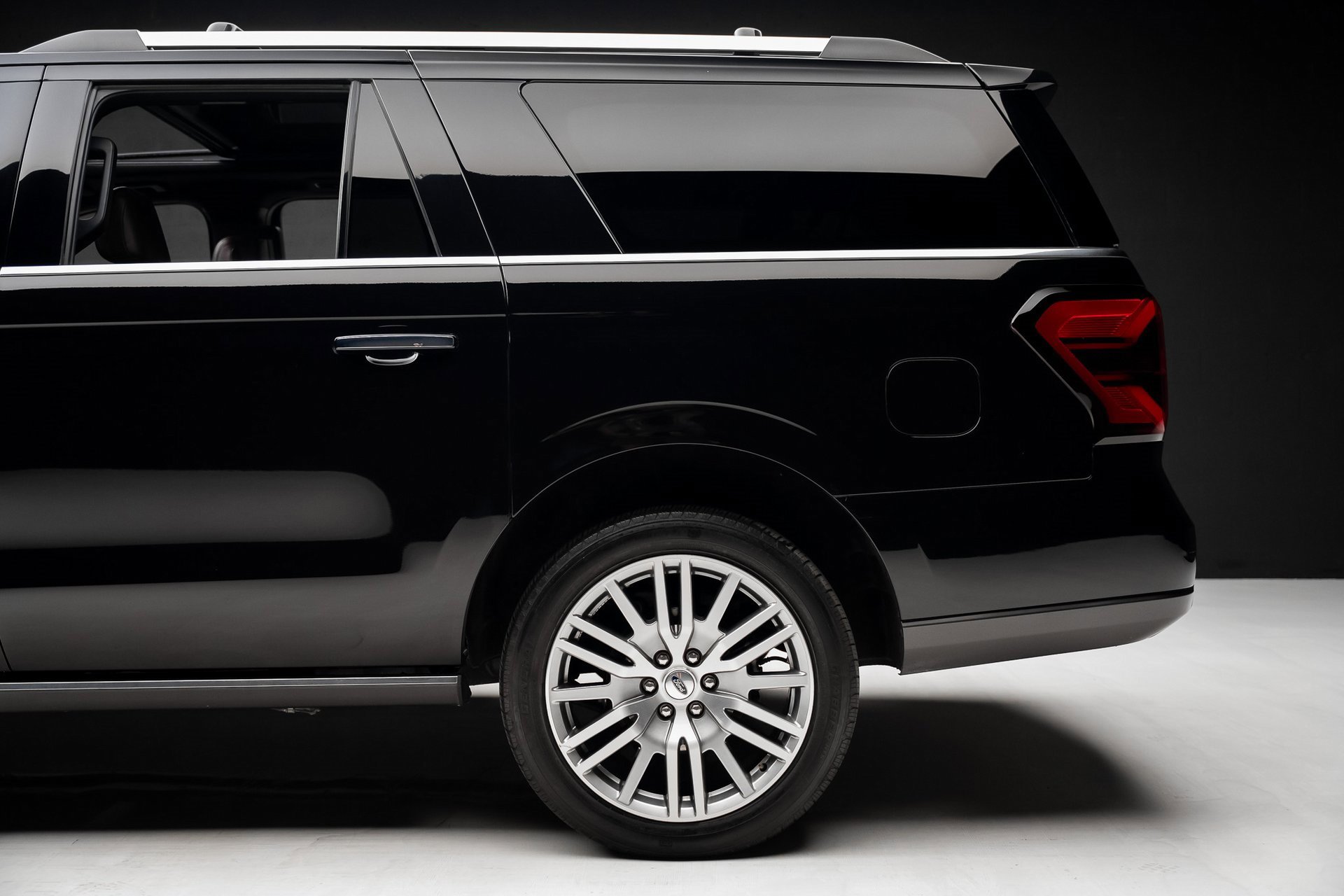 Used 2024 Ford Expedition Max Limited image 19