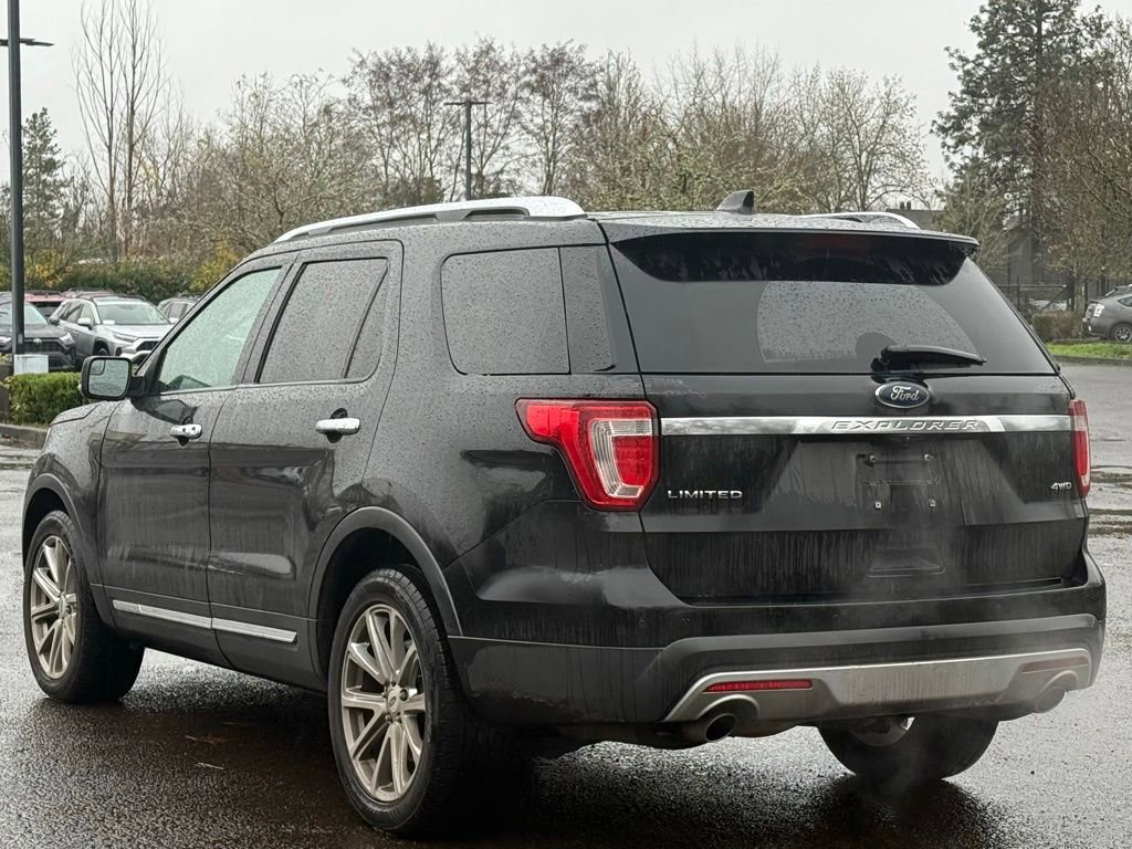 Used 2016 Ford Explorer Limited image 3