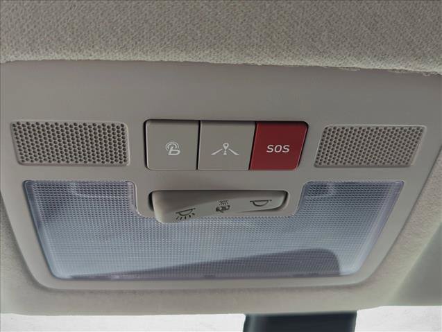 Used 2023 Hyundai Venue Limited FWD image 25
