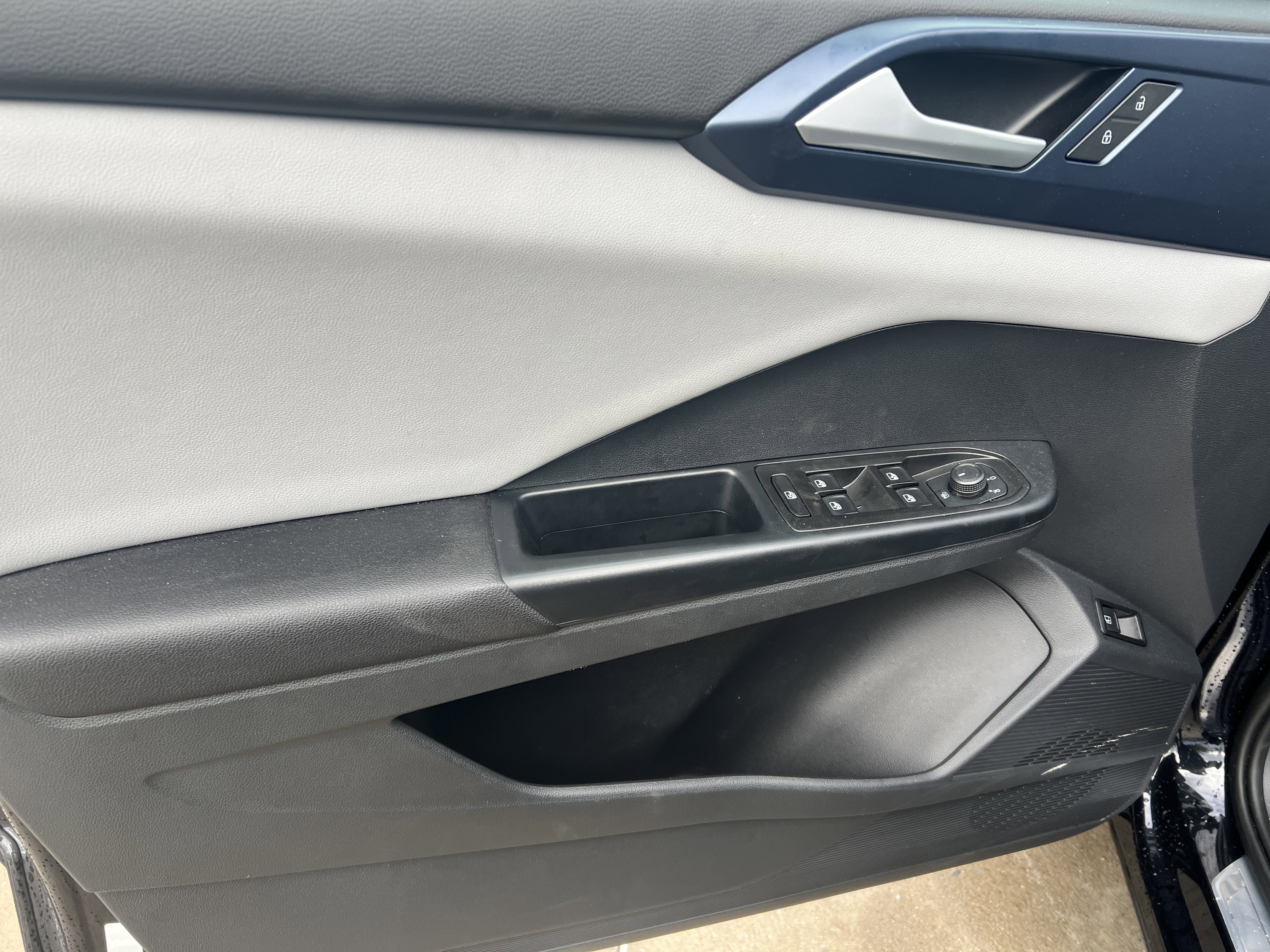 Certified 2023 Volkswagen Taos SE w/ Panoramic Sunroof Package FWD image 13