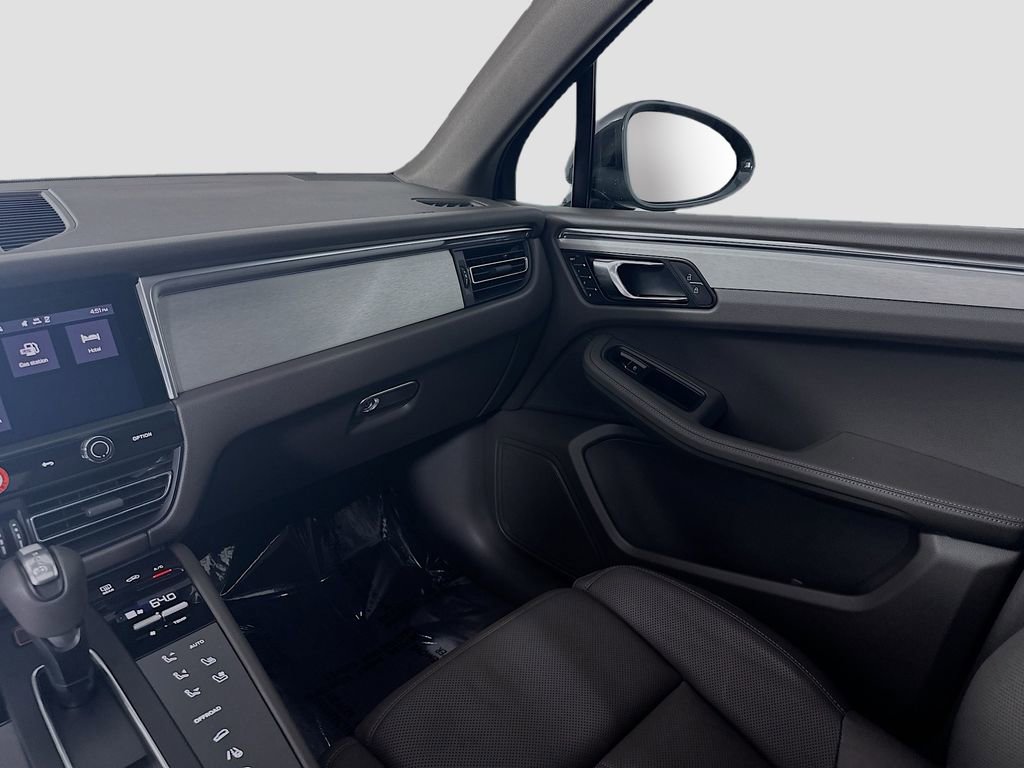 New 2026 Porsche Macan Turbo image 26