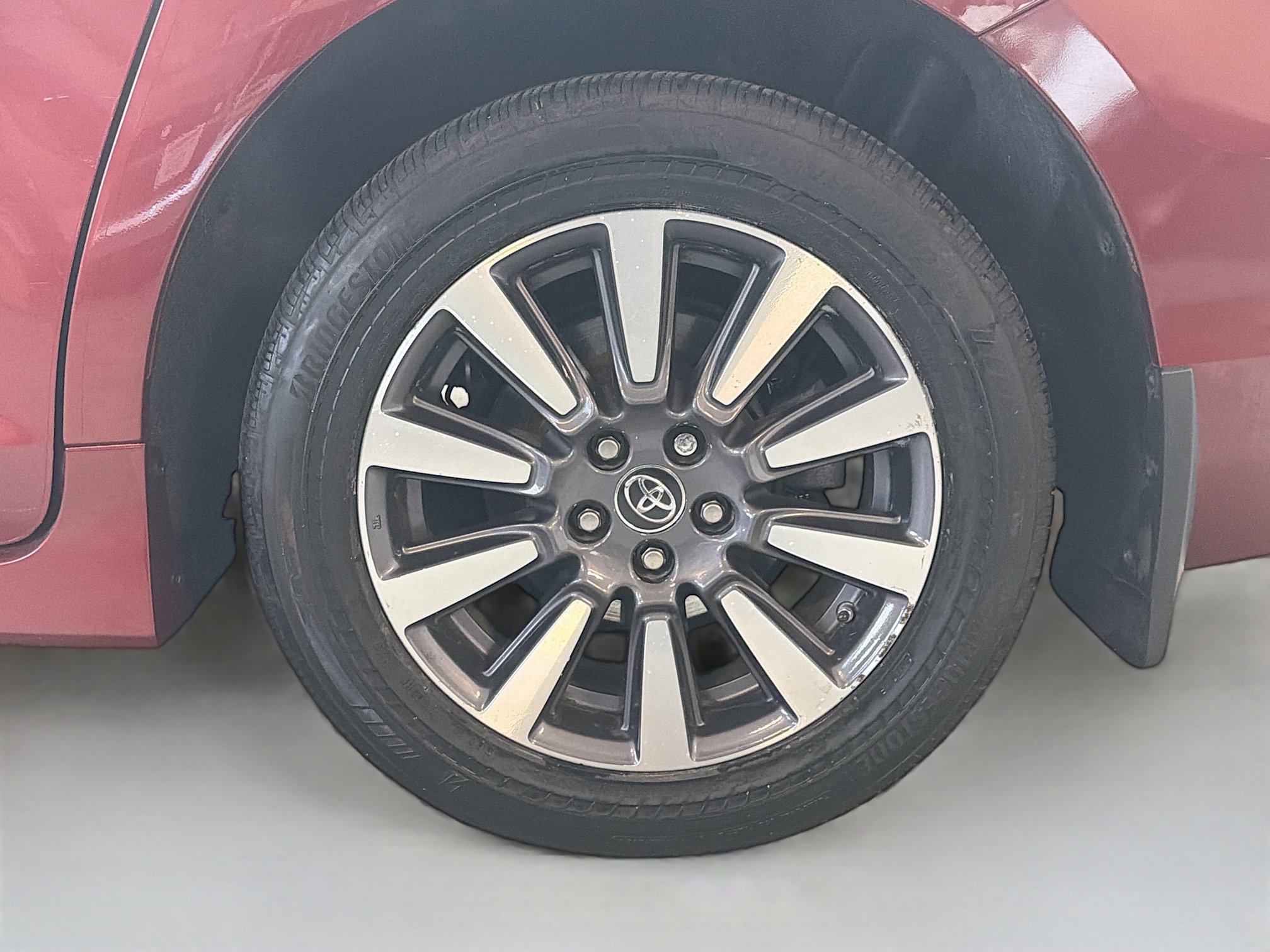 Used 2019 Toyota Sienna XLE image 11