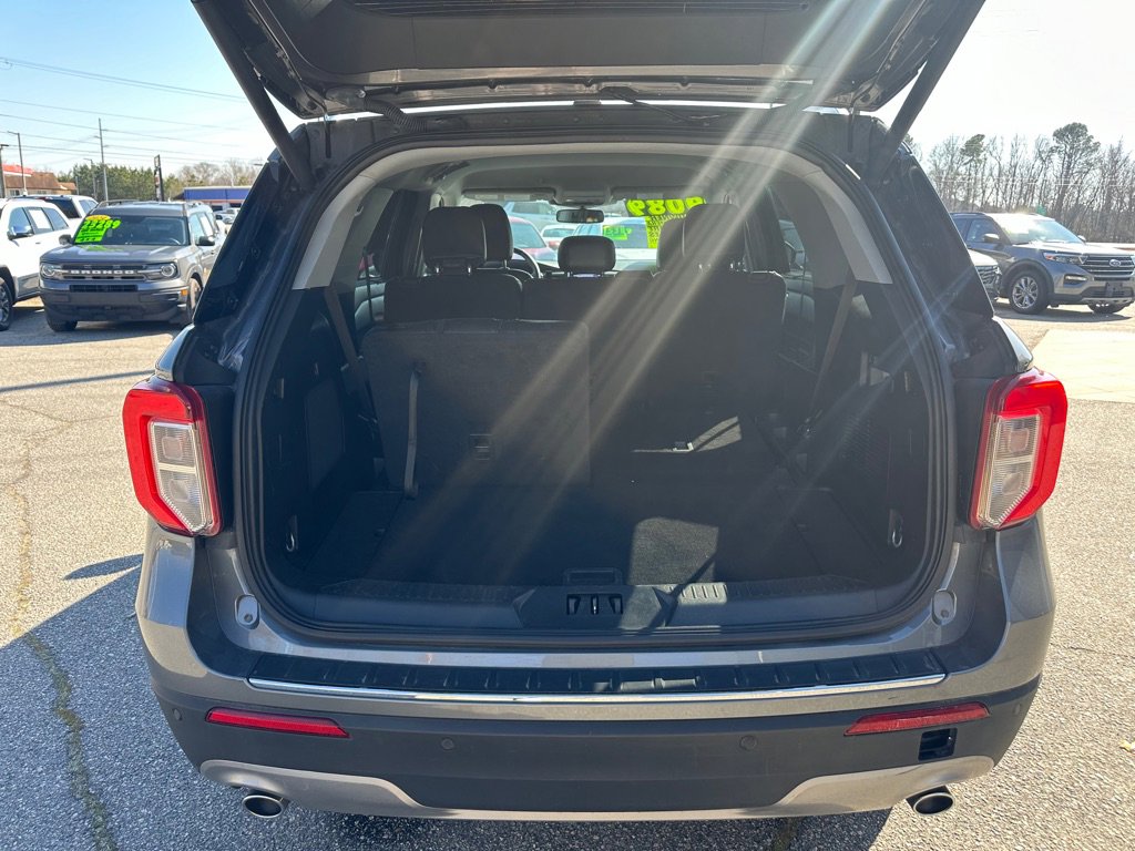 Used 2023 Ford Explorer Limited image 9