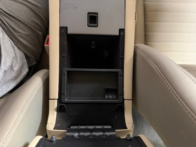 Used 2013 Ford Taurus SE FWD image 39