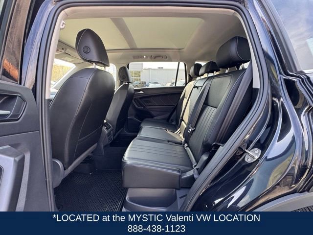 Certified 2022 Volkswagen Tiguan SE w/ Panoramic Sunroof Package AWD/4WD image 10