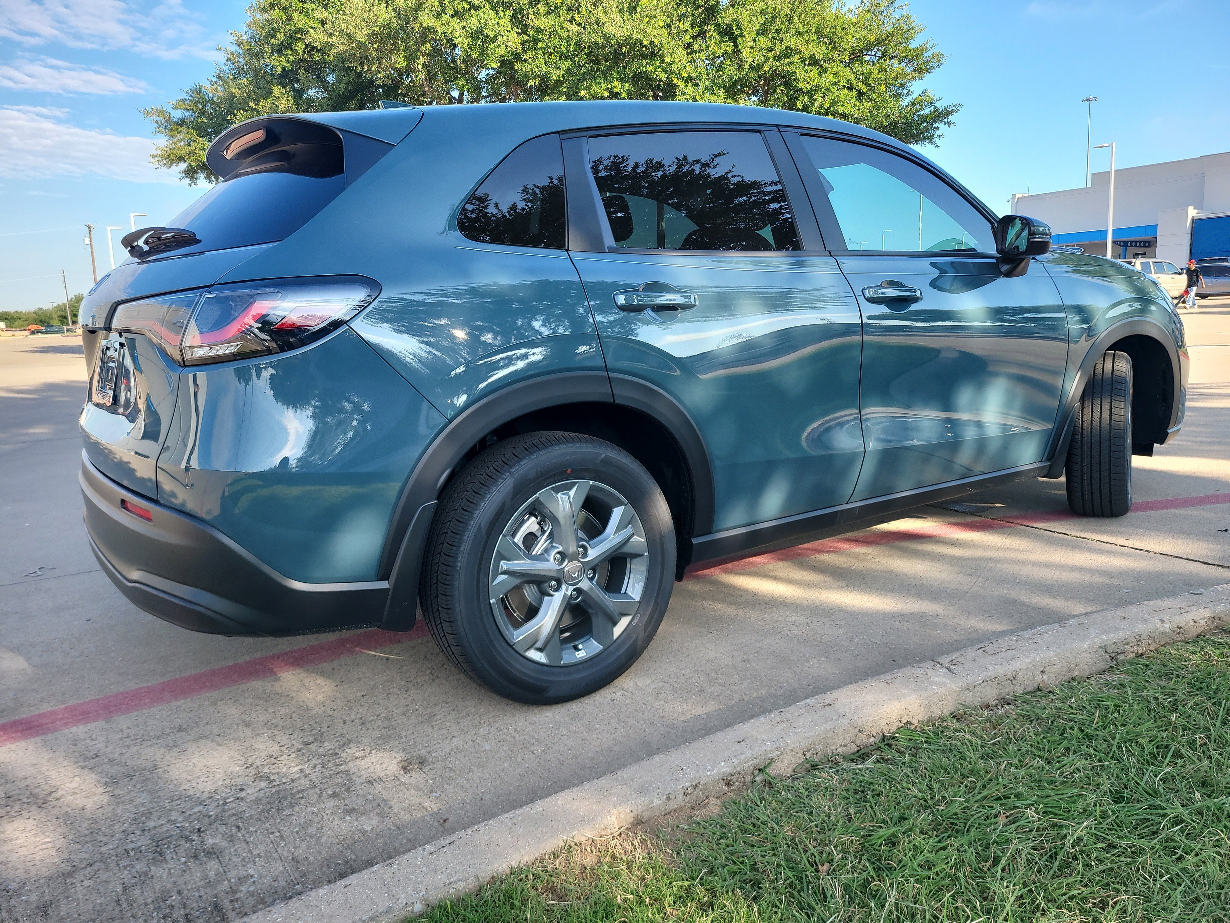 New 2027 Honda HR-V LX image 9