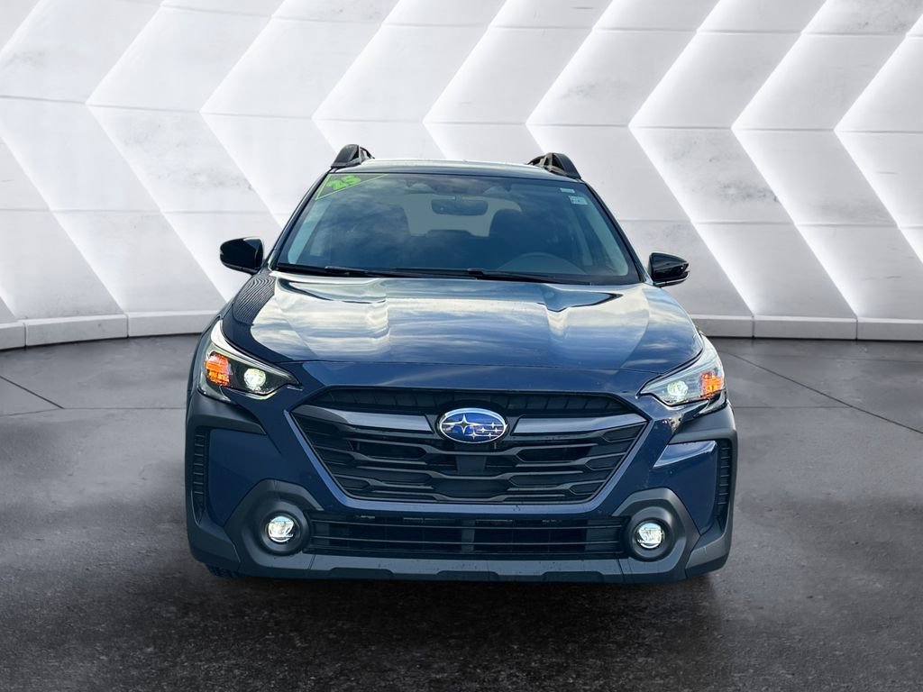 Used 2025 Subaru Outback Premium image 2