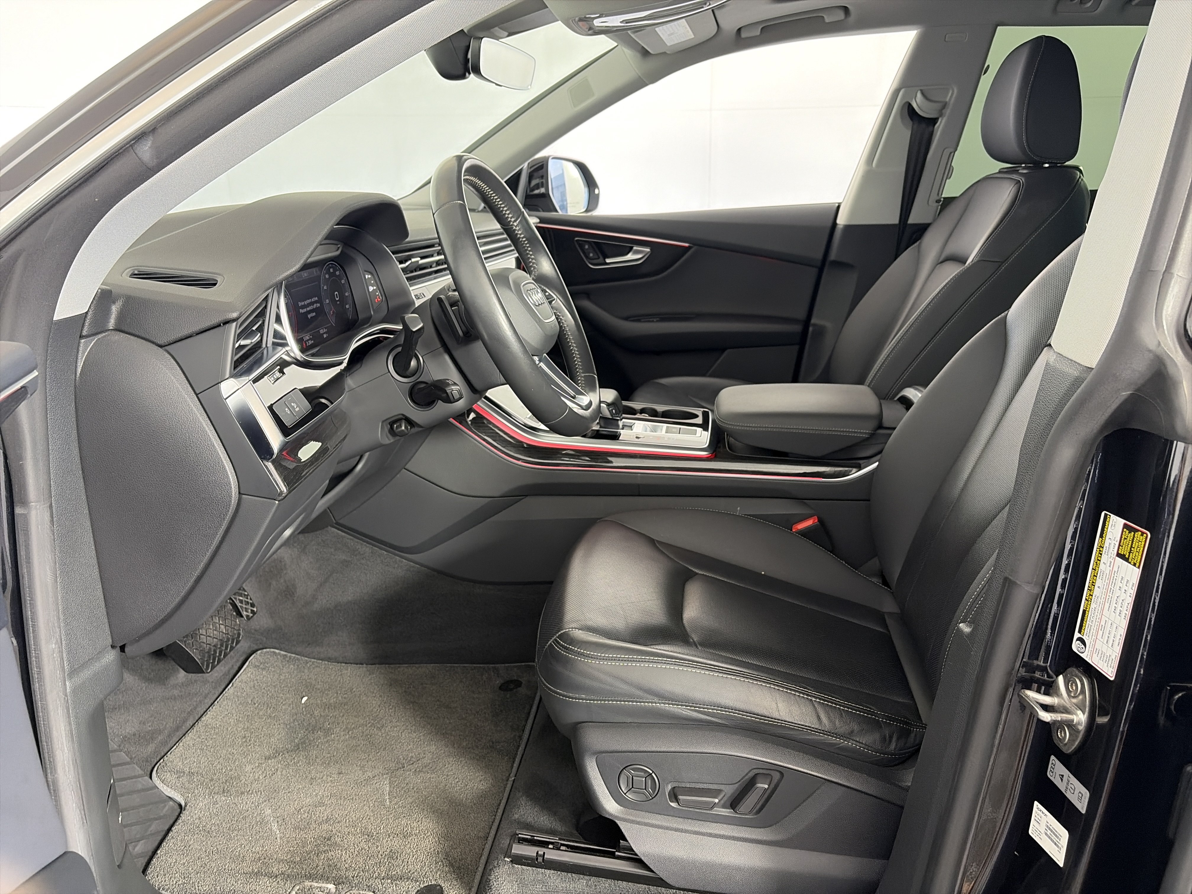 Used 2019 Audi Q8 Premium Plus AWD/4WD image 5