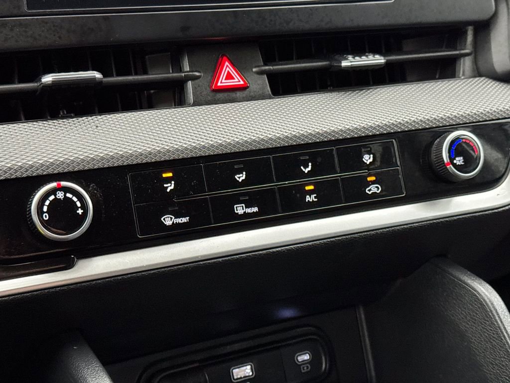 Used 2024 Kia Sportage LX image 19