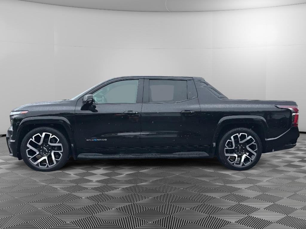 Used 2025 Chevrolet Silverado EV RST AWD/4WD image 5