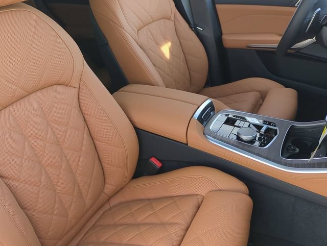 Used 2026 BMW X5 sDrive40i w/ M Sport Package RWD image 11