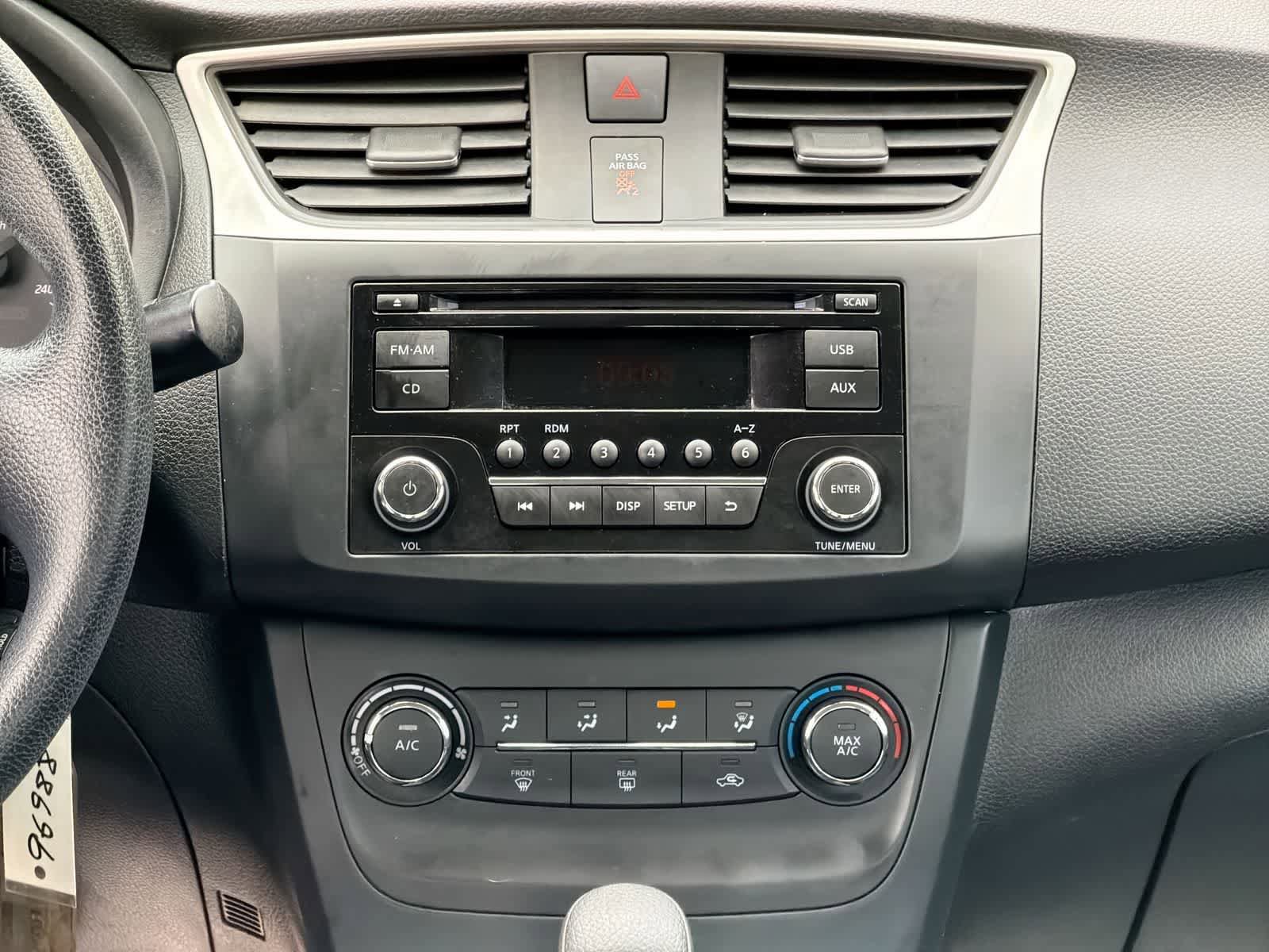 Used 2016 Nissan Sentra S image 28