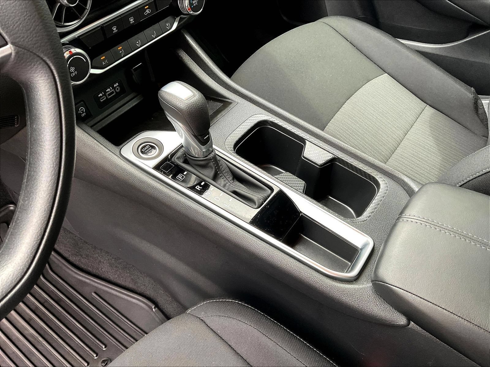 Certified 2025 Nissan Sentra SV FWD image 19