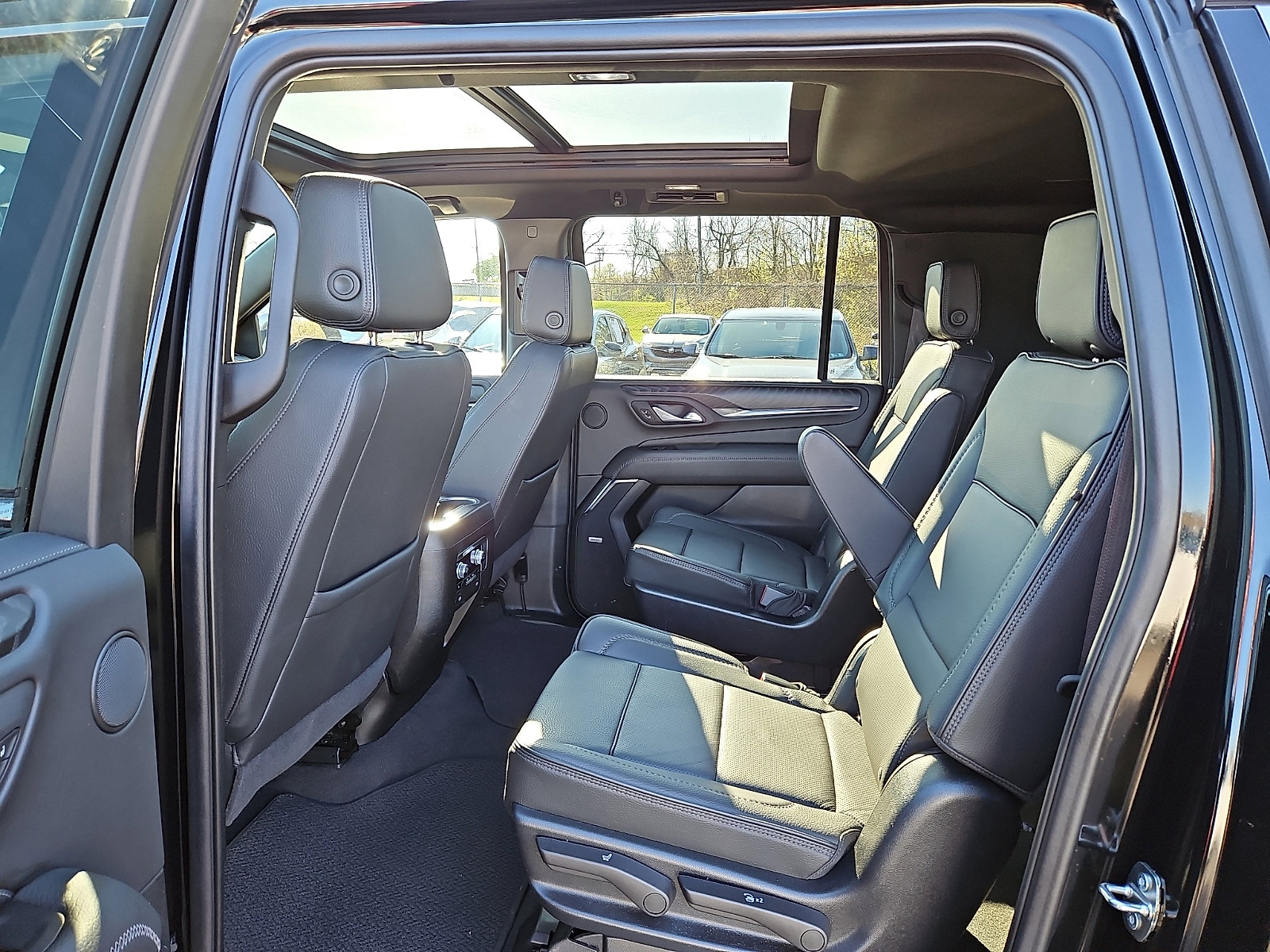 Certified 2023 GMC Yukon XL Denali image 10