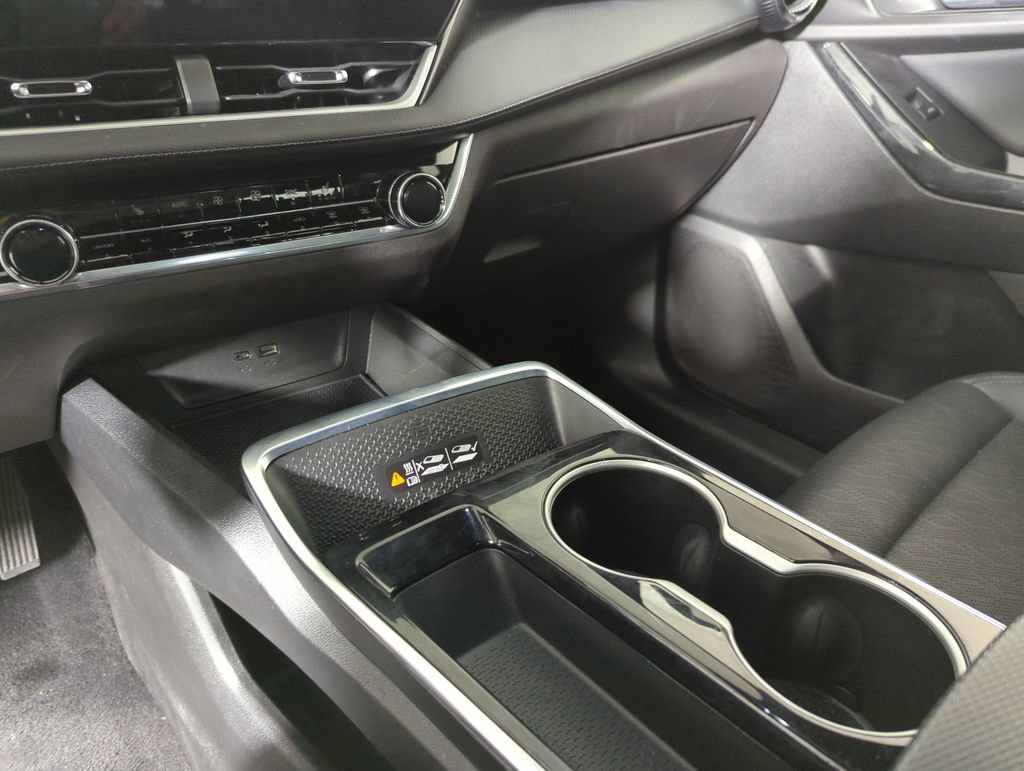 Used 2025 Chevrolet Equinox LT w/ Convenience Package II FWD image 19