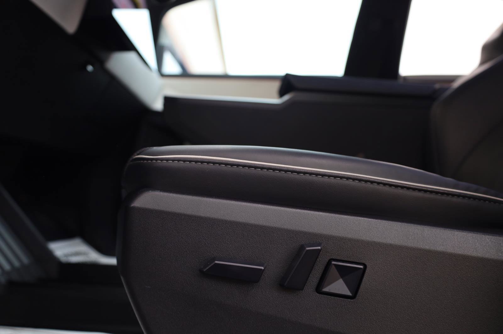Used 2024 Tesla Cybertruck AWD Crew Cab image 15