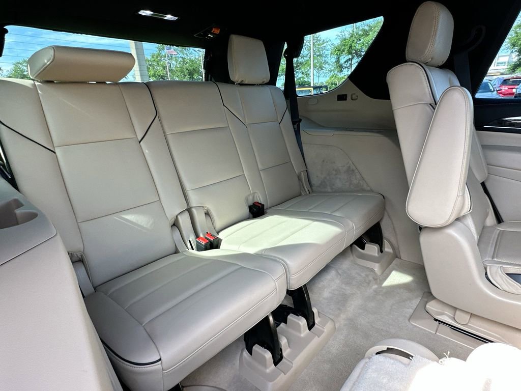 Used 2023 Cadillac Escalade Premium Luxury w/ Performance Package AWD/4WD image 26