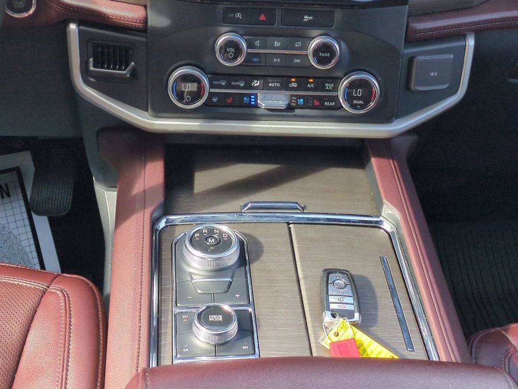 Used 2024 Ford Expedition Limited image 18