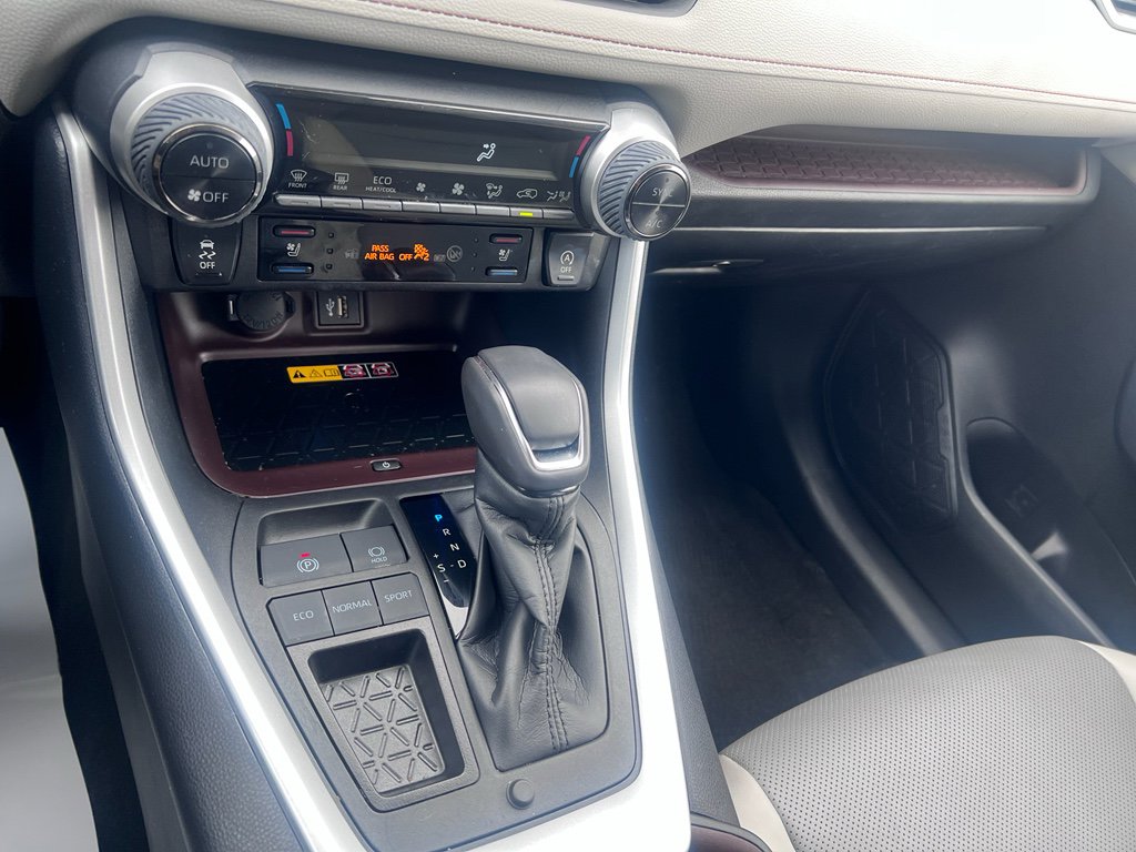 Used 2024 Toyota RAV4 Limited w/ Advanced Technology Package image 19