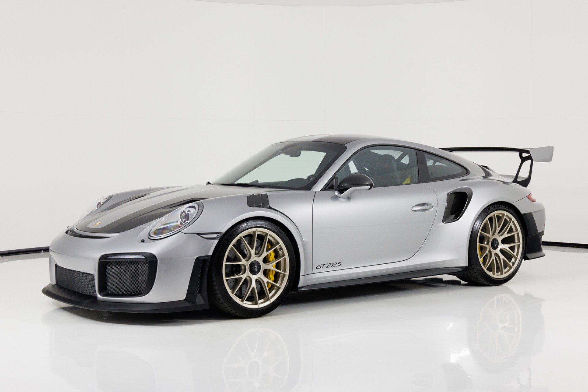 Used 2018 Porsche 911 GT2 RS RWD image 7