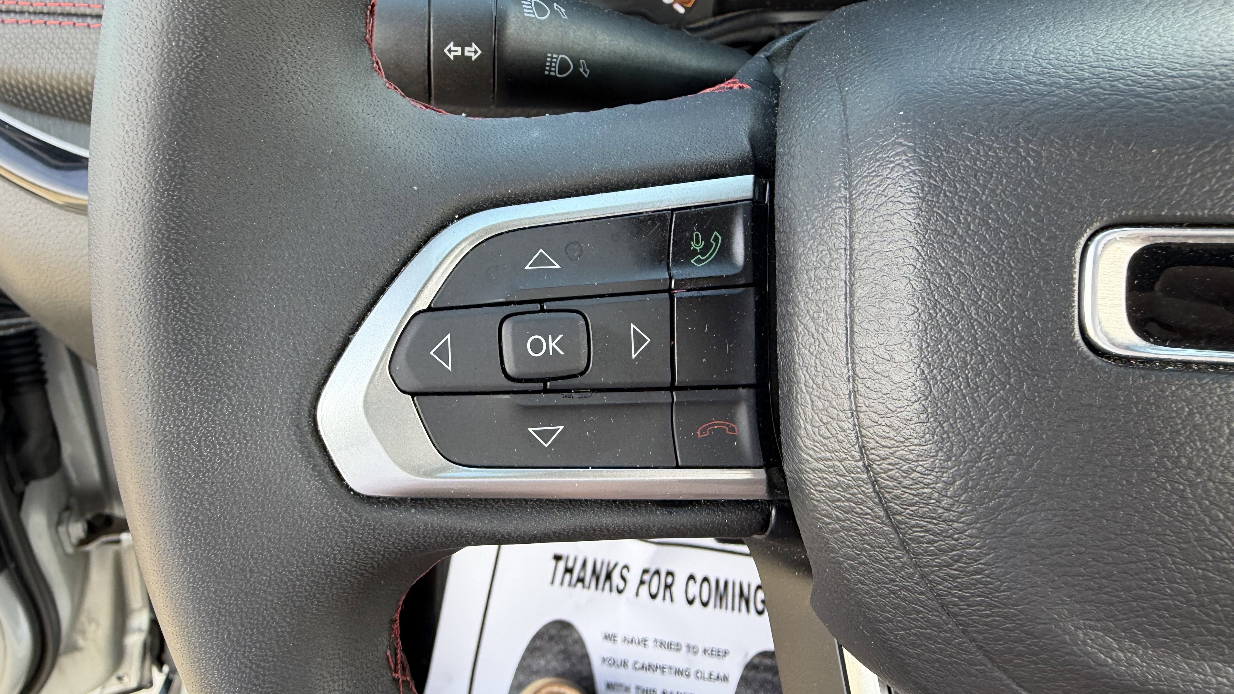 Used 2025 Jeep Compass Trailhawk AWD/4WD image 18