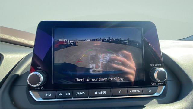 Used 2023 Nissan Rogue SV image 14