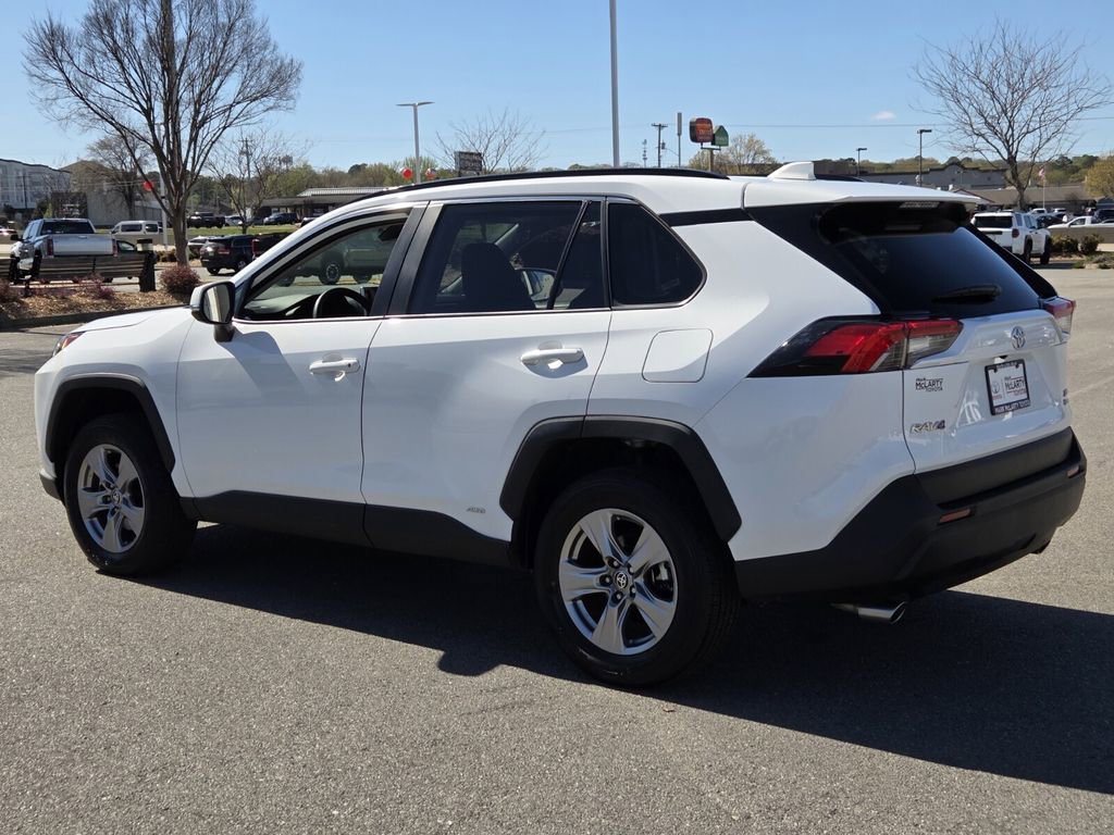 Used 2025 Toyota RAV4 XLE image 3