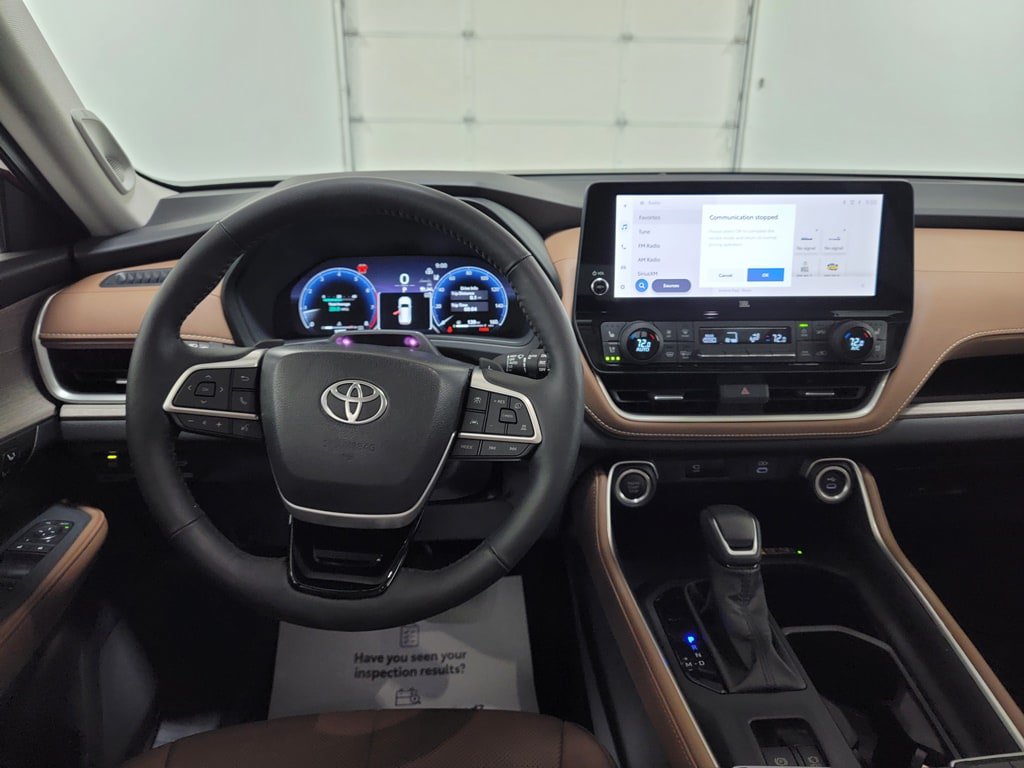 Certified 2025 Toyota Grand Highlander AWD image 12