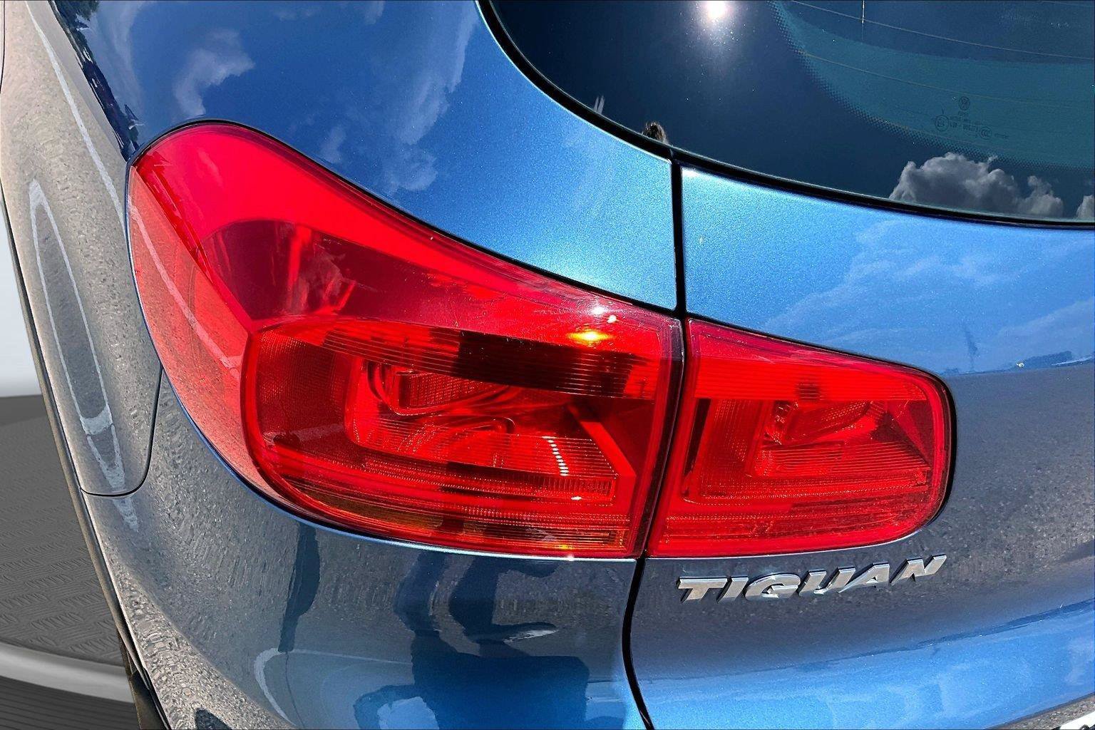 Used 2017 Volkswagen Tiguan Wolfsburg Edition AWD/4WD image 31