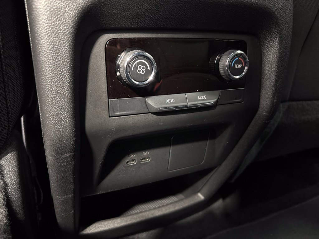 Used 2026 Chevrolet Traverse LT FWD image 49